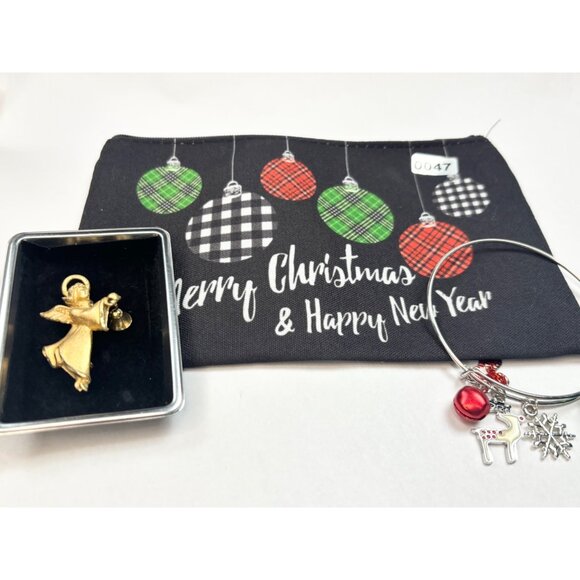 Gold Angel Pin Brooch & Christmas Charm Bracelet Set With Festive Pouch - Picture 1 of 3